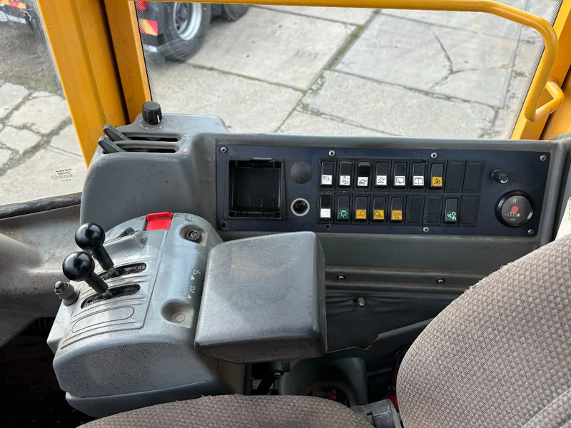 Колёсный экскаватор Volvo L 150 E Wheelloader: фото 15 Колёсный экскаватор Volvo L 150 E Wheelloader: фото 15