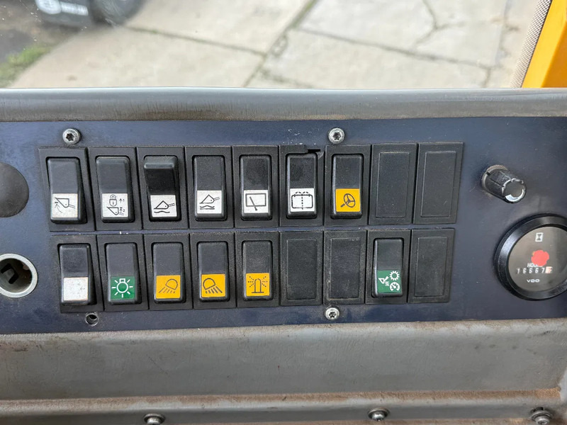 Колёсный экскаватор Volvo L 150 E Wheelloader: фото 17 Колёсный экскаватор Volvo L 150 E Wheelloader: фото 17