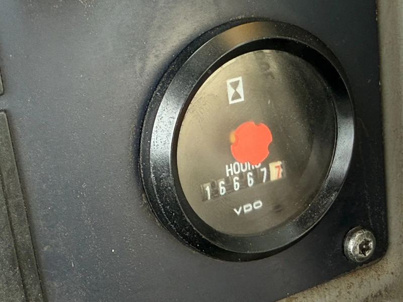 Колёсный экскаватор Volvo L 150 E Wheelloader: фото 16 Колёсный экскаватор Volvo L 150 E Wheelloader: фото 16