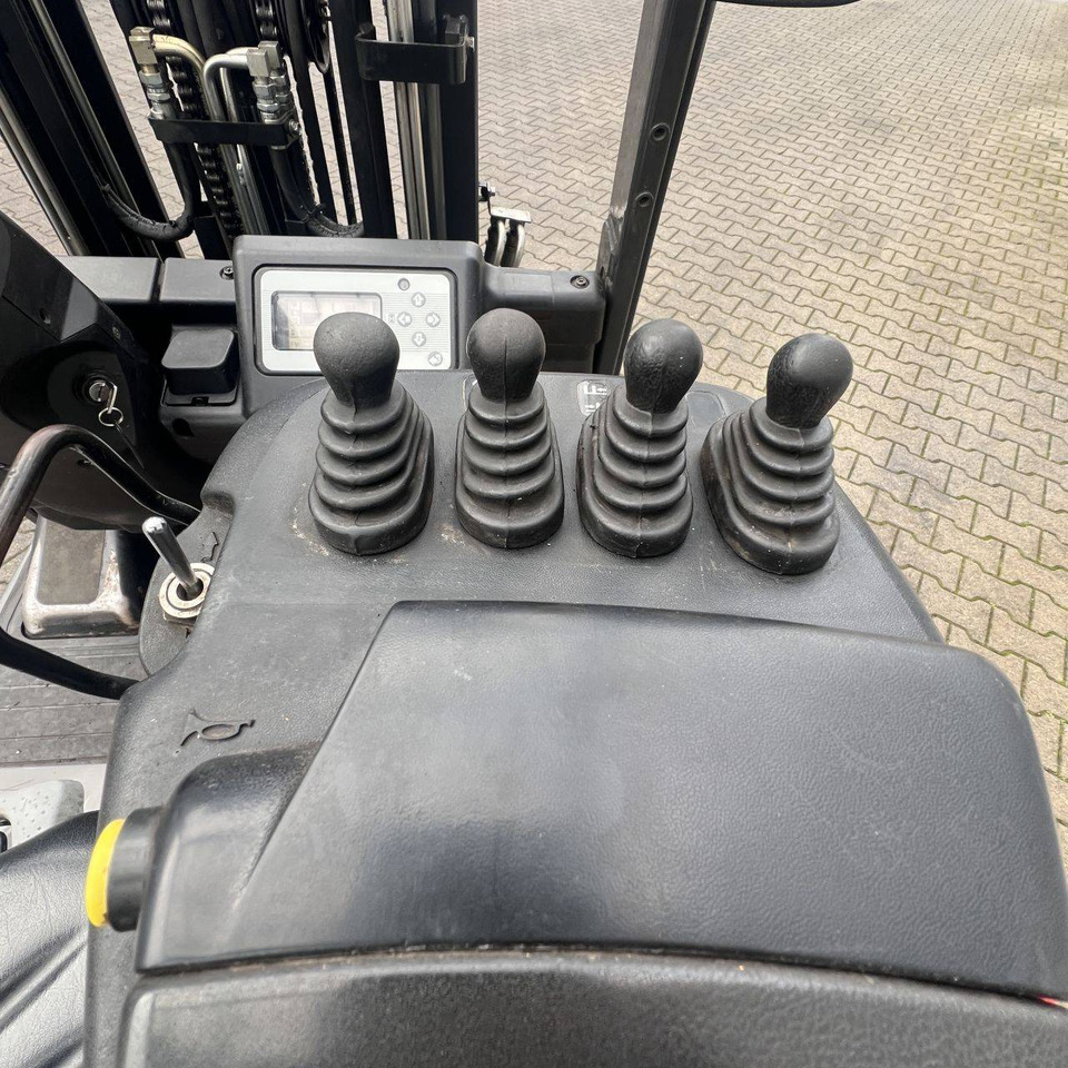 Электропогрузчик Atlet ET18 (1N1): фото 8 Электропогрузчик Atlet ET18 (1N1): фото 8