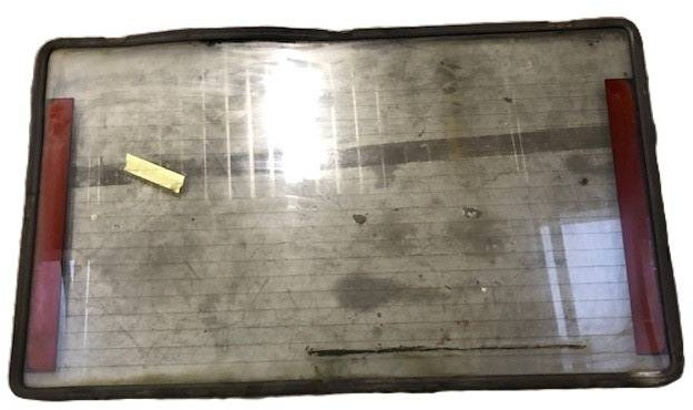 Rear window - Стекло и запчасти для Погрузочно-разгрузочной техники: фото 1 Rear window - Стекло и запчасти для Погрузочно-разгрузочной техники: фото 1