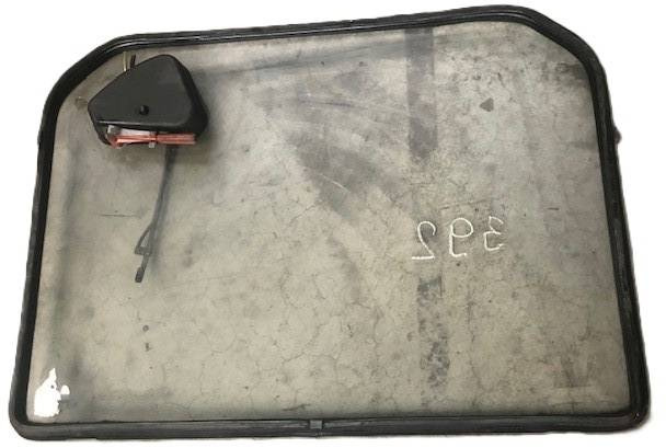 Rear window - Стекло и запчасти для Погрузочно-разгрузочной техники: фото 3 Rear window - Стекло и запчасти для Погрузочно-разгрузочной техники: фото 3