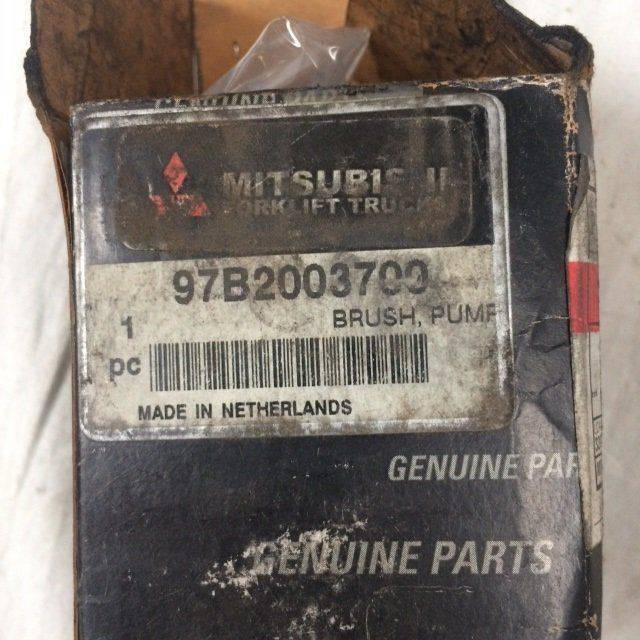 Brush,pump motor kit for Caterpillar - Запчасти для Погрузочно-разгрузочной техники: фото 4 Brush,pump motor kit for Caterpillar - Запчасти для Погрузочно-разгрузочной техники: фото 4