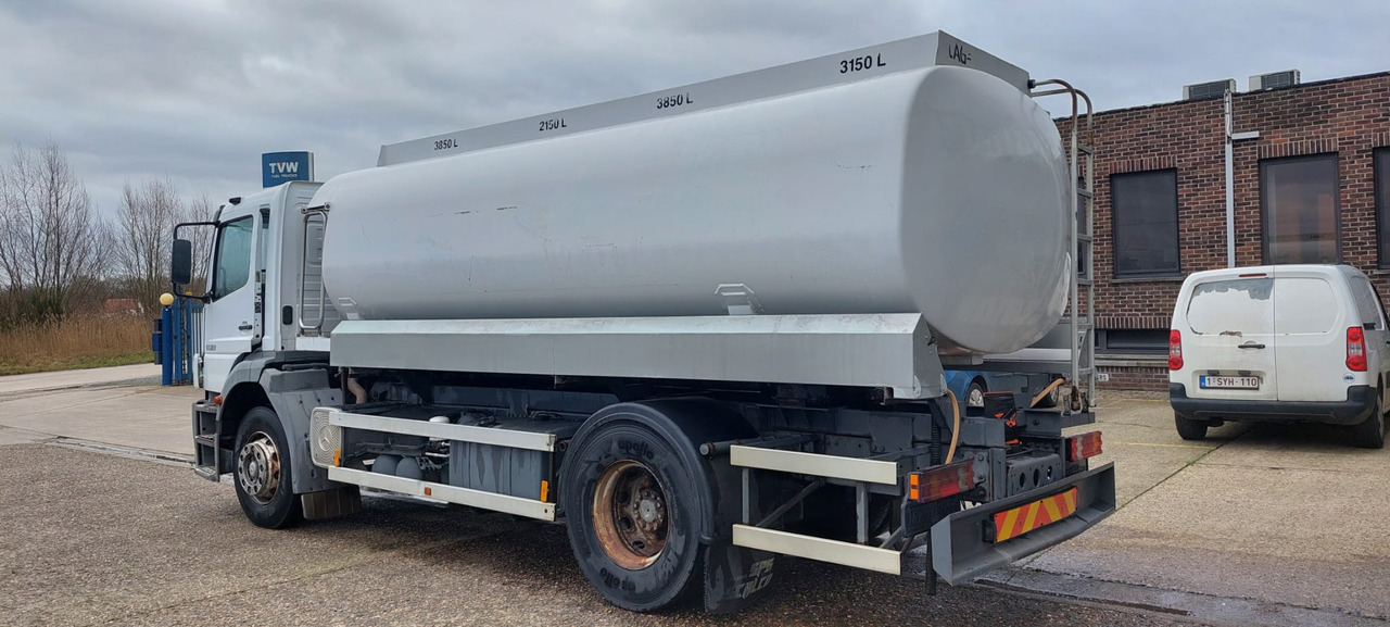 Грузовик-цистерна MERCEDES: фото 10