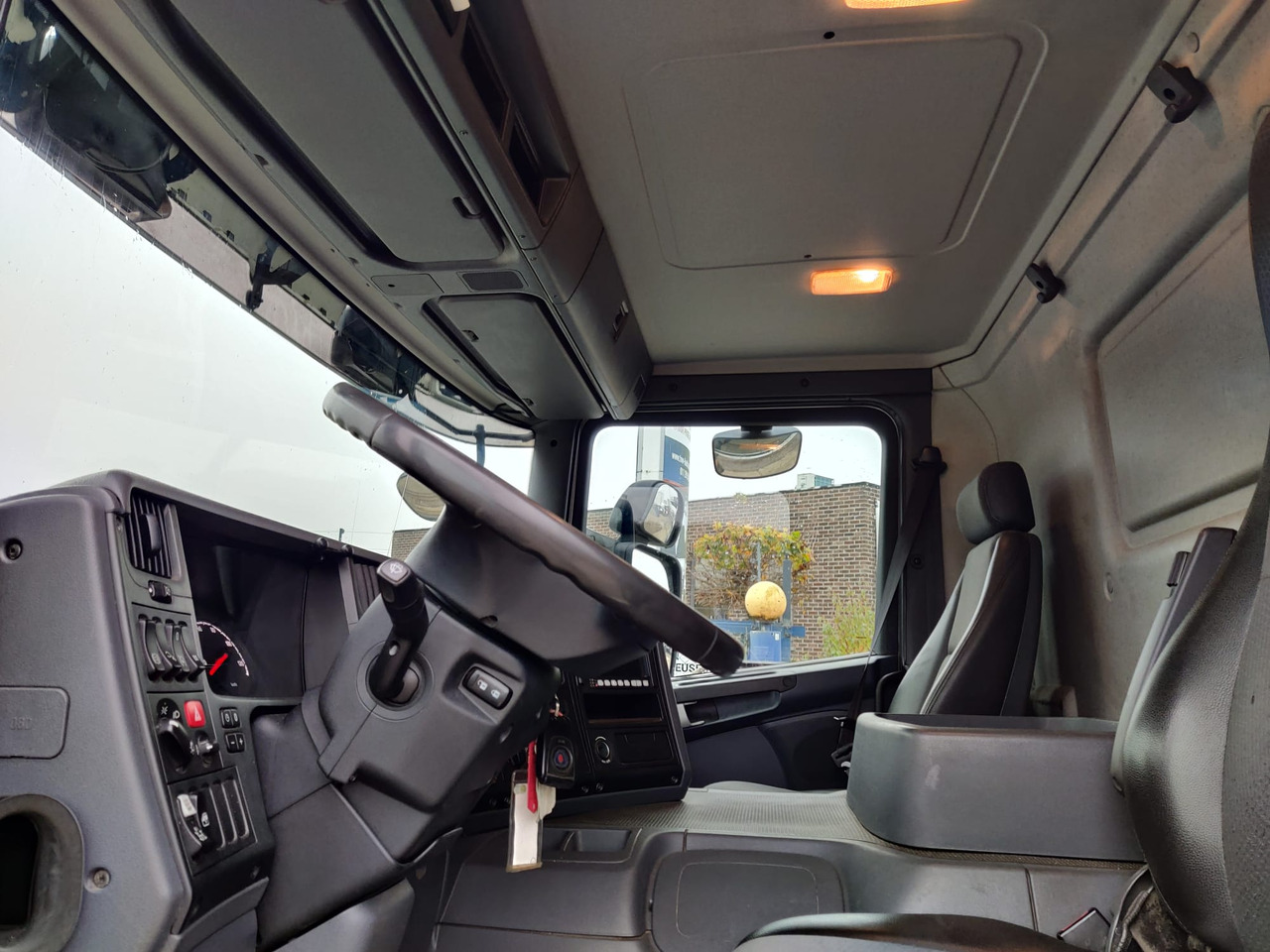 SCANIA P400 - Грузовик-цистерна: фото 3 SCANIA P400 - Грузовик-цистерна: фото 3