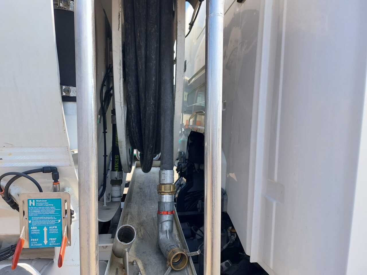 SCANIA PRT - Грузовик-цистерна: фото 2 SCANIA PRT - Грузовик-цистерна: фото 2