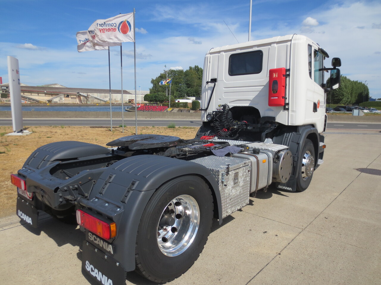 Тягач Scania P420: фото 7