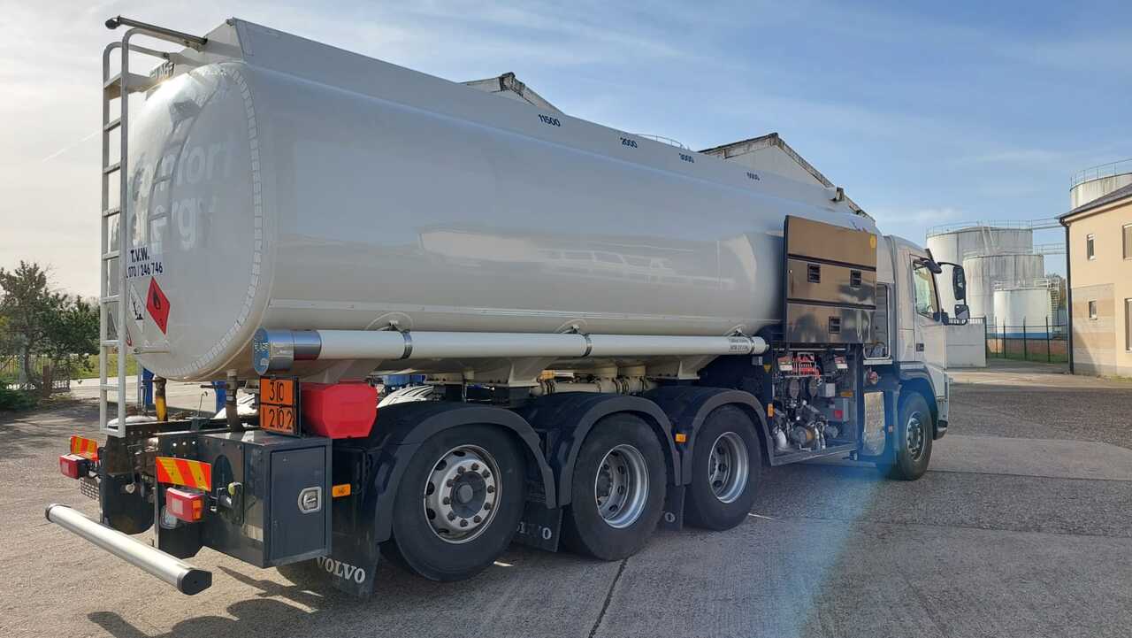 Грузовик-цистерна Volvo FMFH: фото 7