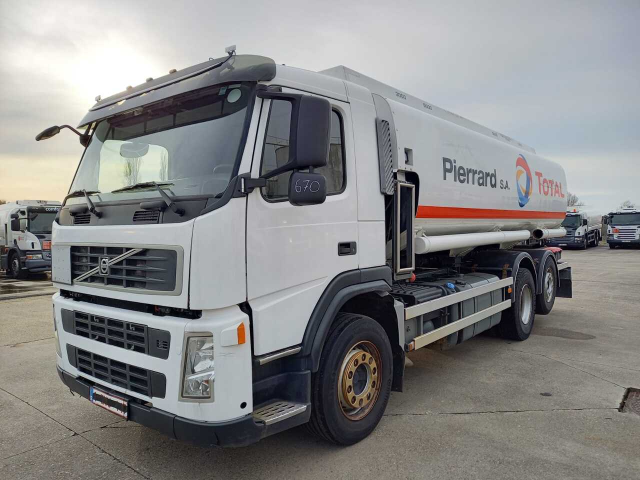 Volvo FMFH - Грузовик-цистерна: фото 1 Volvo FMFH - Грузовик-цистерна: фото 1
