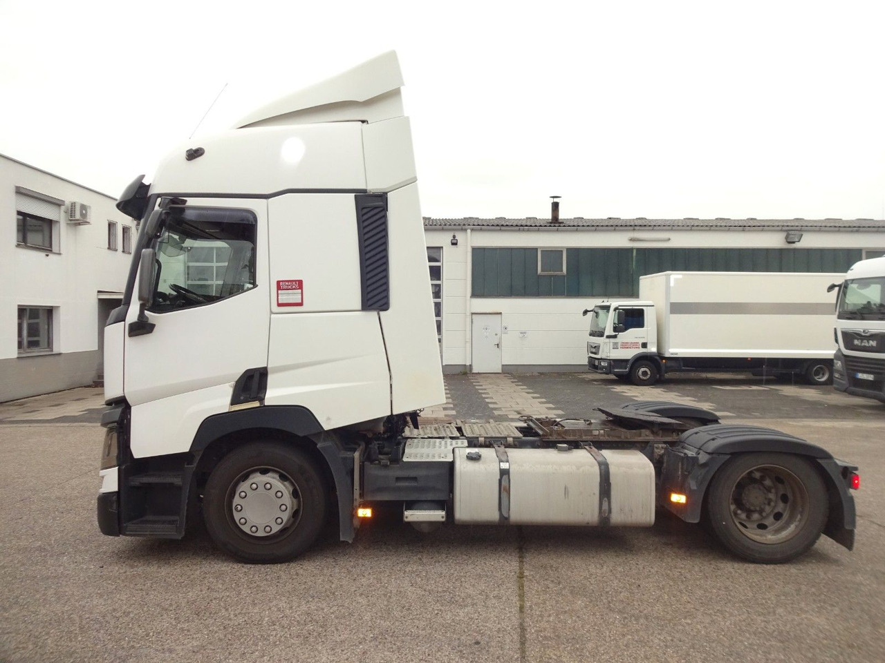 Renault Premium 460, Low Liner, Hubsattelkupplung - Тягач: фото 5 Renault Premium 460, Low Liner, Hubsattelkupplung - Тягач: фото 5