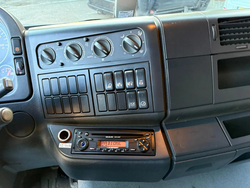 Грузовик с закрытым кузовом MAN TGL 8.240 Cargolift Laadklep NL Truck APK/TUV 02-2026: фото 19 Грузовик с закрытым кузовом MAN TGL 8.240 Cargolift Laadklep NL Truck APK/TUV 02-2026: фото 19