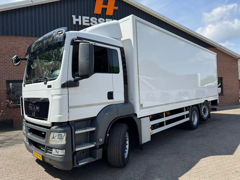MAN TGS 26.320 EEV Koffer Stuuras AHK 2.500KG LBW 479.810! NL TRUCK - Грузовик с закрытым кузовом: фото 1 MAN TGS 26.320 EEV Koffer Stuuras AHK 2.500KG LBW 479.810! NL TRUCK - Грузовик с закрытым кузовом: фото 1