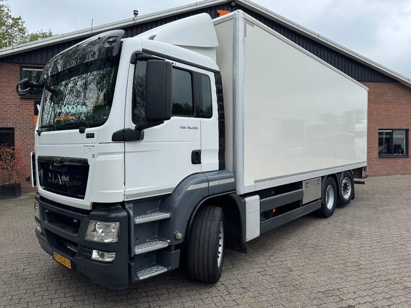 MAN TGS 26.320 EEV Koffer Stuuras AHK 3.000KG LBW 360.390KM! NL TRUCK - Грузовик с закрытым кузовом: фото 1 MAN TGS 26.320 EEV Koffer Stuuras AHK 3.000KG LBW 360.390KM! NL TRUCK - Грузовик с закрытым кузовом: фото 1