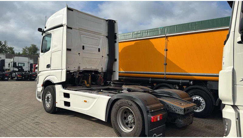 Mercedes-Benz Actros 1845 L Gigaspace 2x tank Standairco 5x available 20-12-2025 - Тягач: фото 3 Mercedes-Benz Actros 1845 L Gigaspace 2x tank Standairco 5x available 20-12-2025 - Тягач: фото 3