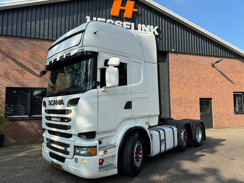 Scania R520 V8 6X2 Topline Retarder 2x tank original NL Truck - Тягач: фото 1 Scania R520 V8 6X2 Topline Retarder 2x tank original NL Truck - Тягач: фото 1