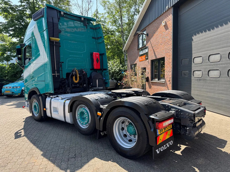 Volvo FH 500 Globetrotter XL ADR! 305.330KM! Gestuurde Voorloopas 2x tank APK 03/2026 - Тягач: фото 4 Volvo FH 500 Globetrotter XL ADR! 305.330KM! Gestuurde Voorloopas 2x tank APK 03/2026 - Тягач: фото 4