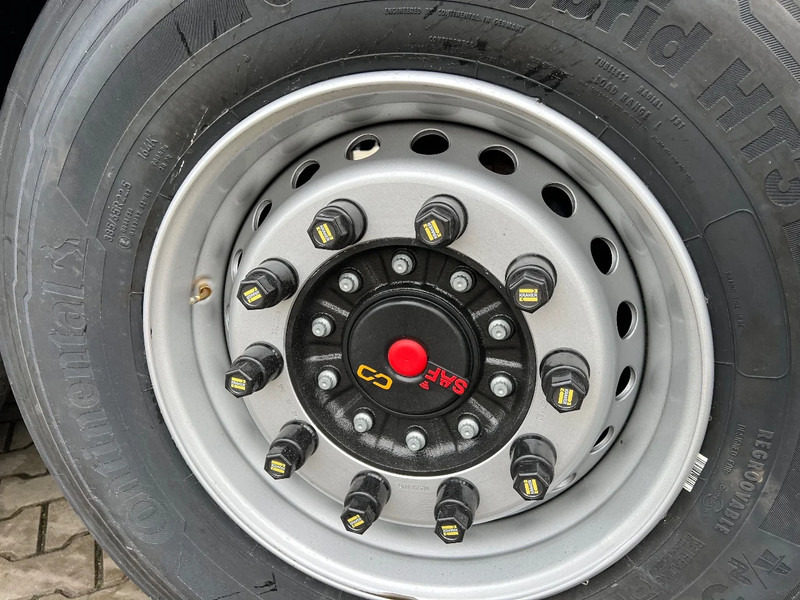 Новый Полуприцеп с подвижным полом kraker K-Force 92m3 Cargo Floor 10MM SAF, Liftachse, Remote control, NEW: фото 13 Новый Полуприцеп с подвижным полом kraker K-Force 92m3 Cargo Floor 10MM SAF, Liftachse, Remote control, NEW: фото 13