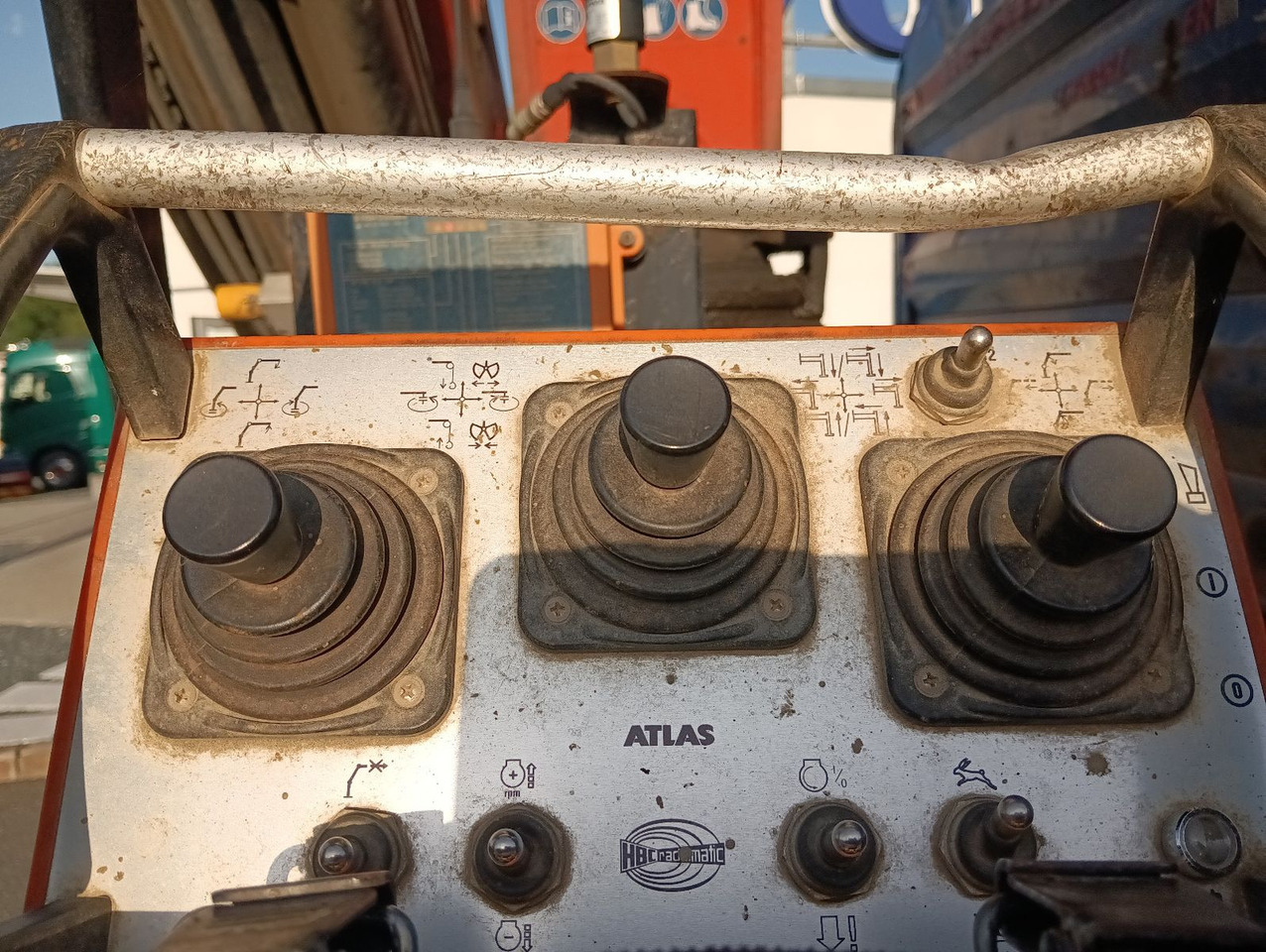 MAN TGS 26:480 6x4 EURO5 ATLAS 240.2E-A4 3-S-Kipper - Самосвал, Автоманипулятор: фото 5 MAN TGS 26:480 6x4 EURO5 ATLAS 240.2E-A4 3-S-Kipper - Самосвал, Автоманипулятор: фото 5