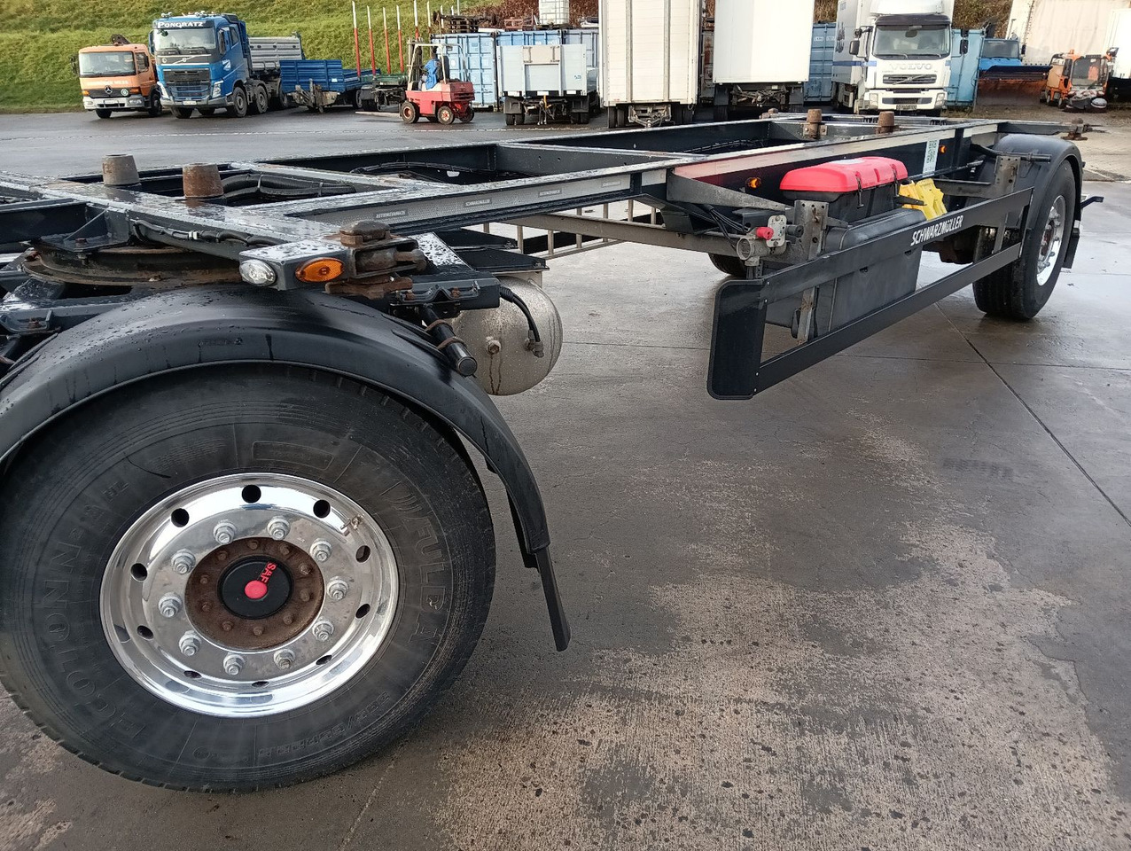 Schwarzmüller 2-A BDF 1,22/1,32 ALCOA Alufelgen ADR 120tkm TÜV Schwarzmüller 2-A BDF 1,22/1,32 ALCOA Alufelgen ADR 120tkm TÜV - Прицеп-контейнеровоз/ Сменный кузов: фото 4 Schwarzmüller 2-A BDF 1,22/1,32 ALCOA Alufelgen ADR 120tkm TÜV Schwarzmüller 2-A BDF 1,22/1,32 ALCOA Alufelgen ADR 120tkm TÜV - Прицеп-контейнеровоз/ Сменный кузов: фото 4