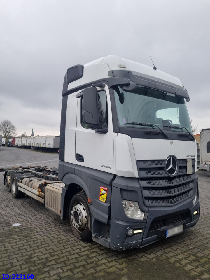 MERCEDES-BENZ Actros 2542 BDF Euro6 - Грузовик-шасси: фото 2 MERCEDES-BENZ Actros 2542 BDF Euro6 - Грузовик-шасси: фото 2