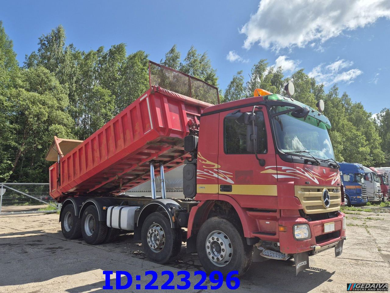 MERCEDES-BENZ Actros 3244 8x4 Big axle Euro5 - Самосвал: фото 4 MERCEDES-BENZ Actros 3244 8x4 Big axle Euro5 - Самосвал: фото 4