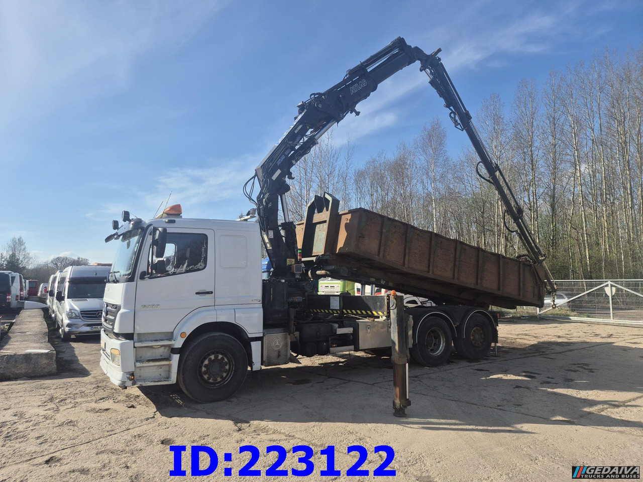 MERCEDES-BENZ Axor 2533 6x2 + Atlas 332.3E Crane - Самосвал: фото 1 MERCEDES-BENZ Axor 2533 6x2 + Atlas 332.3E Crane - Самосвал: фото 1
