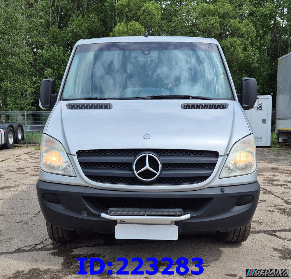 MERCEDES-BENZ Sprinter 313 - Kasten VIP -Euro5 - Туристический автобус: фото 2 MERCEDES-BENZ Sprinter 313 - Kasten VIP -Euro5 - Туристический автобус: фото 2