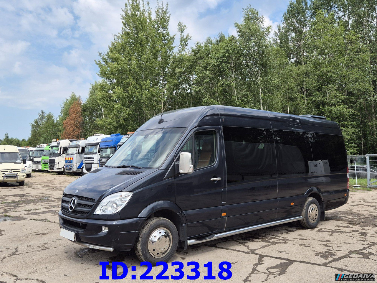 MERCEDES-BENZ Sprinter 519 VIP - 17 Seater (Engine broken) - Туристический автобус: фото 1 MERCEDES-BENZ Sprinter 519 VIP - 17 Seater (Engine broken) - Туристический автобус: фото 1