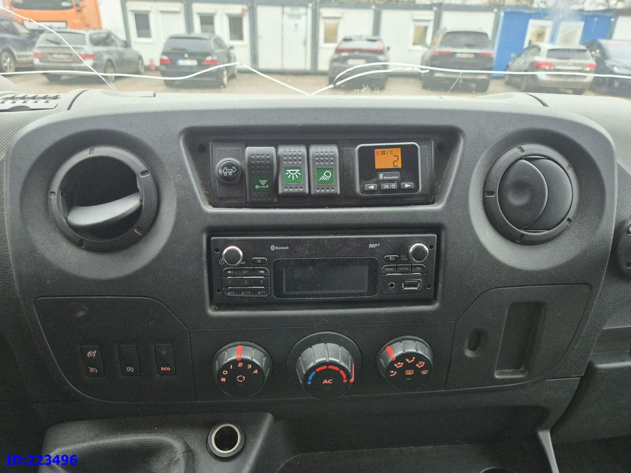 Изотермический грузовик RENAULT Master: фото 18