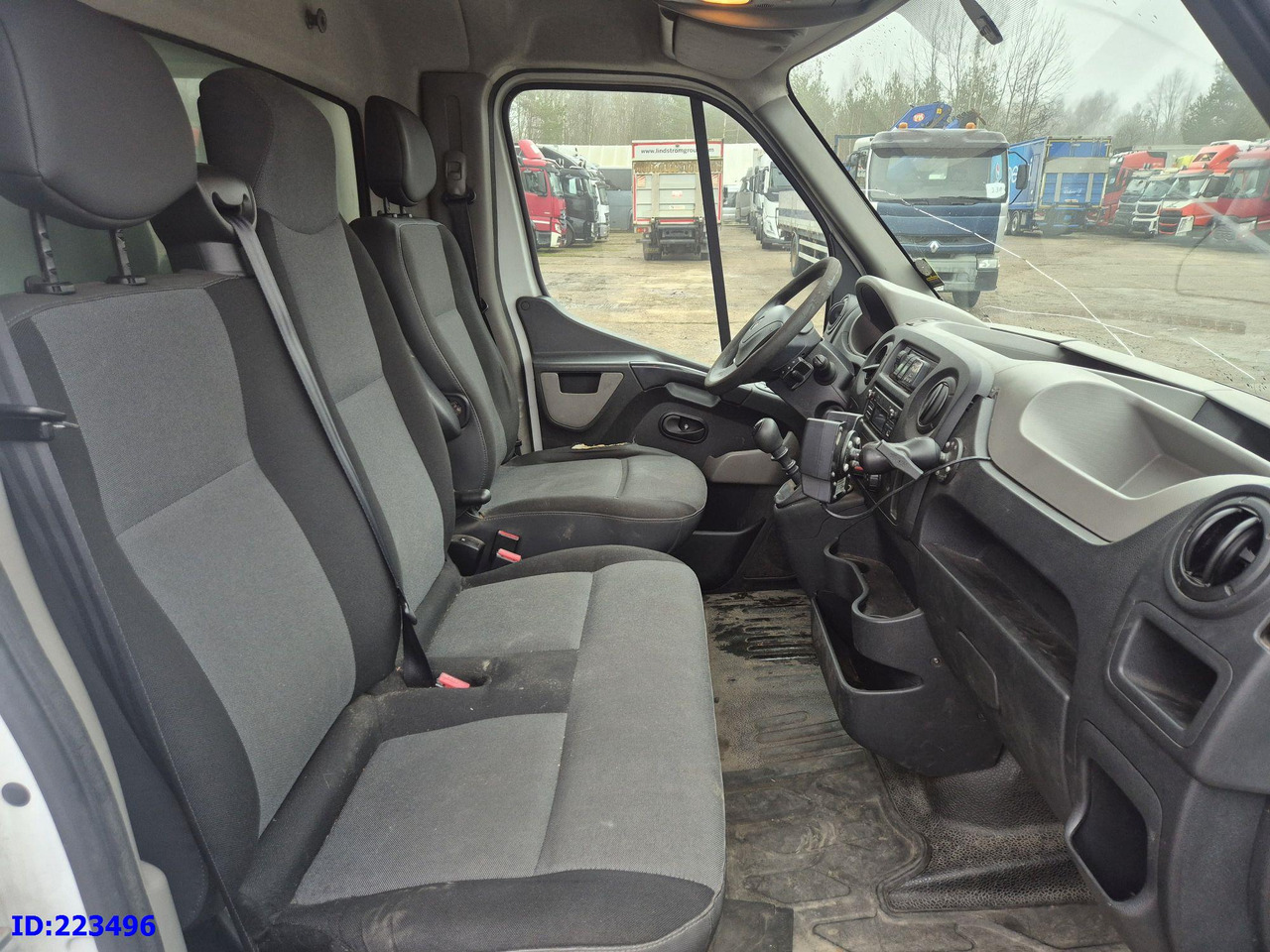 Изотермический грузовик RENAULT Master: фото 23