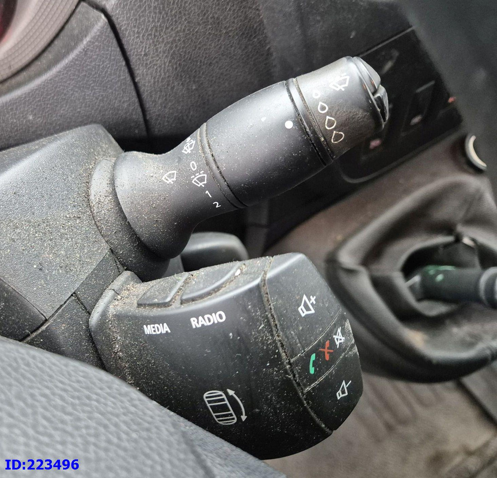 Изотермический грузовик RENAULT Master: фото 17