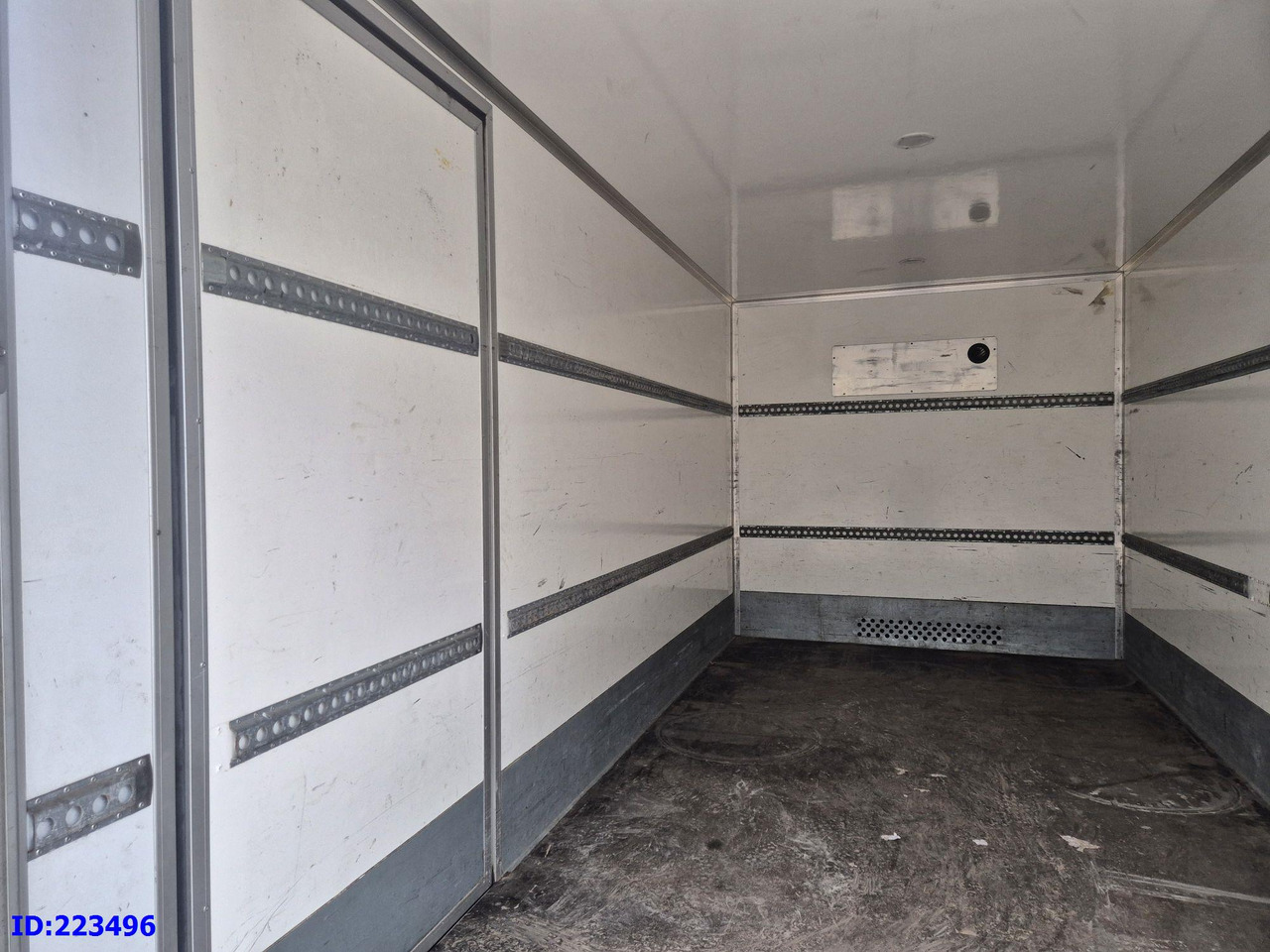 Изотермический грузовик RENAULT Master: фото 8