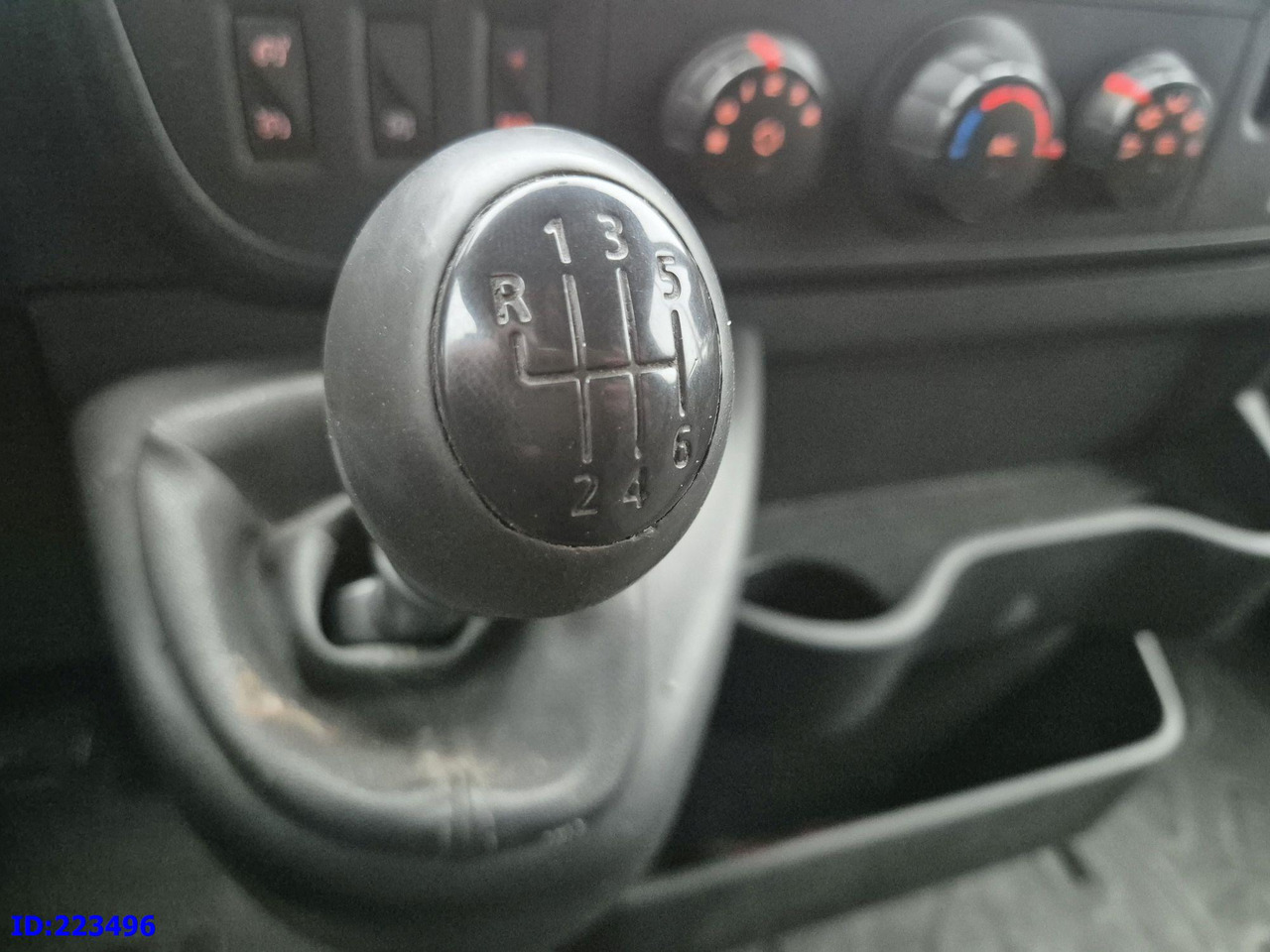 Изотермический грузовик RENAULT Master: фото 20