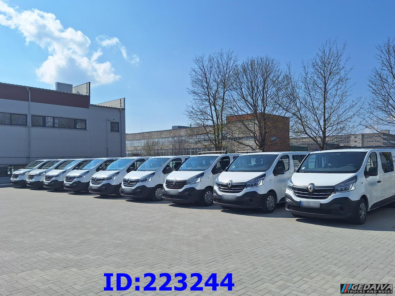 RENAULT Trafic (6pcs. available) - Грузопассажирский фургон: фото 4 RENAULT Trafic (6pcs. available) - Грузопассажирский фургон: фото 4