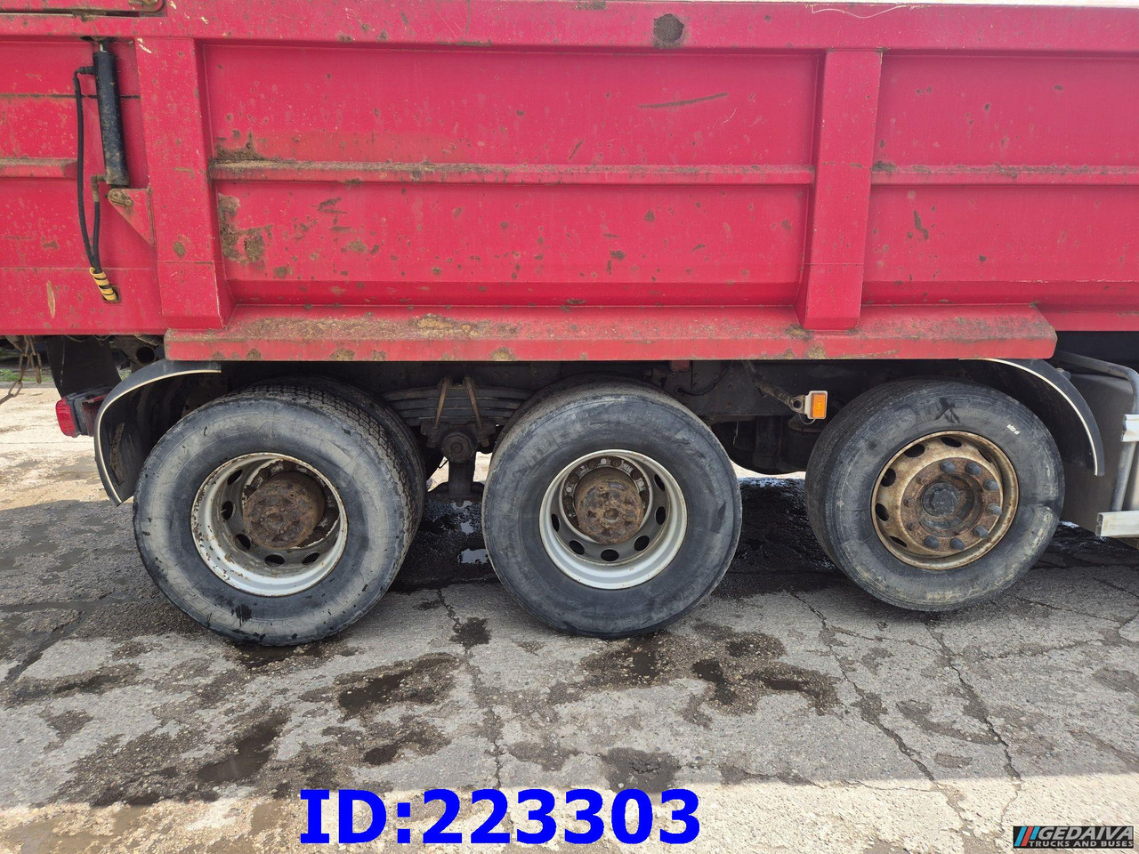 SCANIA R560 8X4 Full steel- Steering axle - Retarder - Самосвал: фото 5 SCANIA R560 8X4 Full steel- Steering axle - Retarder - Самосвал: фото 5