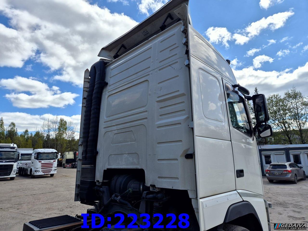 VOLVO FH13 540HP 8X4 Euro5 - Грузовик-шасси: фото 5 VOLVO FH13 540HP 8X4 Euro5 - Грузовик-шасси: фото 5