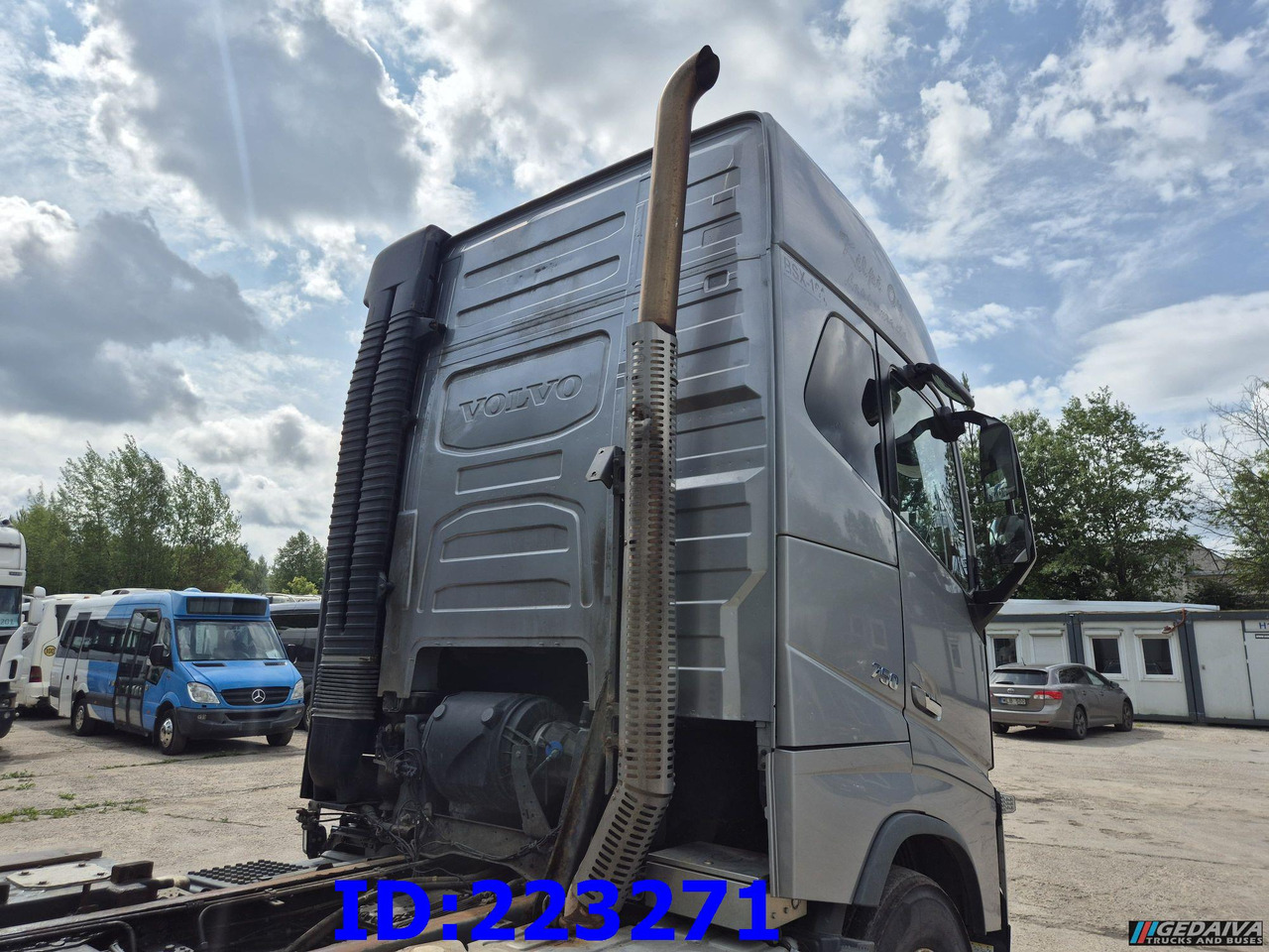 VOLVO FH16 750HP 8x4 (Steering axle / 2 axles lifting) - Лесовоз: фото 5 VOLVO FH16 750HP 8x4 (Steering axle / 2 axles lifting) - Лесовоз: фото 5