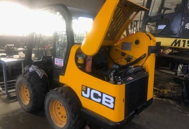 JCB Robot 170 - Мини-погрузчик с бортовым поворотом: фото 1 JCB Robot 170 - Мини-погрузчик с бортовым поворотом: фото 1