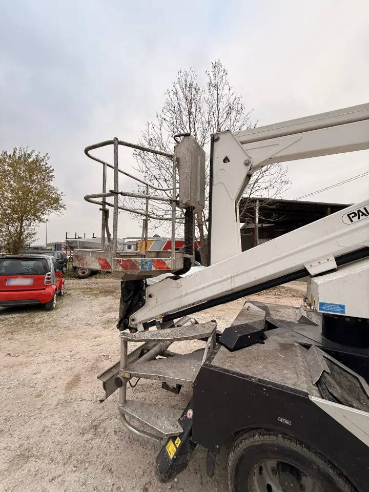 PALFINGER P 240 A - Грузовик с подъемником: фото 2 PALFINGER P 240 A - Грузовик с подъемником: фото 2