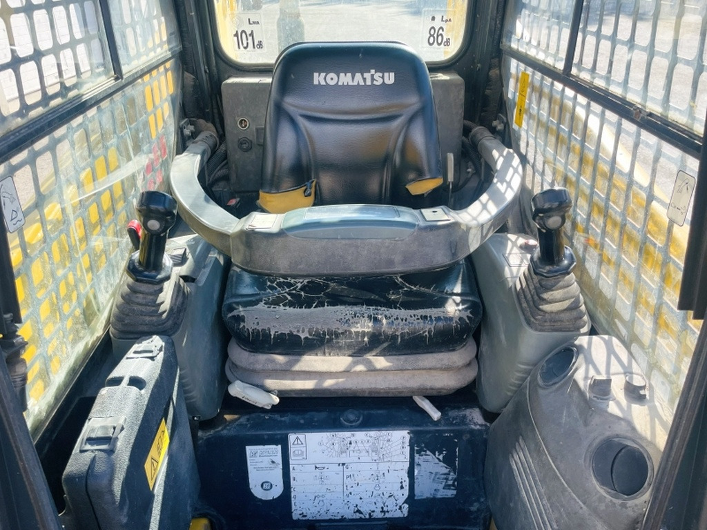 Komatsu SK714 (4077) - Мини-погрузчик с бортовым поворотом: фото 5 Komatsu SK714 (4077) - Мини-погрузчик с бортовым поворотом: фото 5