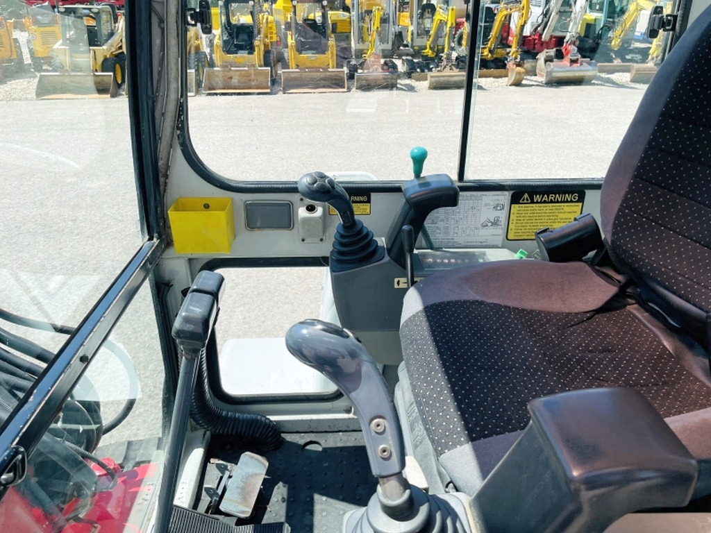 Takeuchi TB125 (4004) - Мини-экскаватор: фото 5 Takeuchi TB125 (4004) - Мини-экскаватор: фото 5