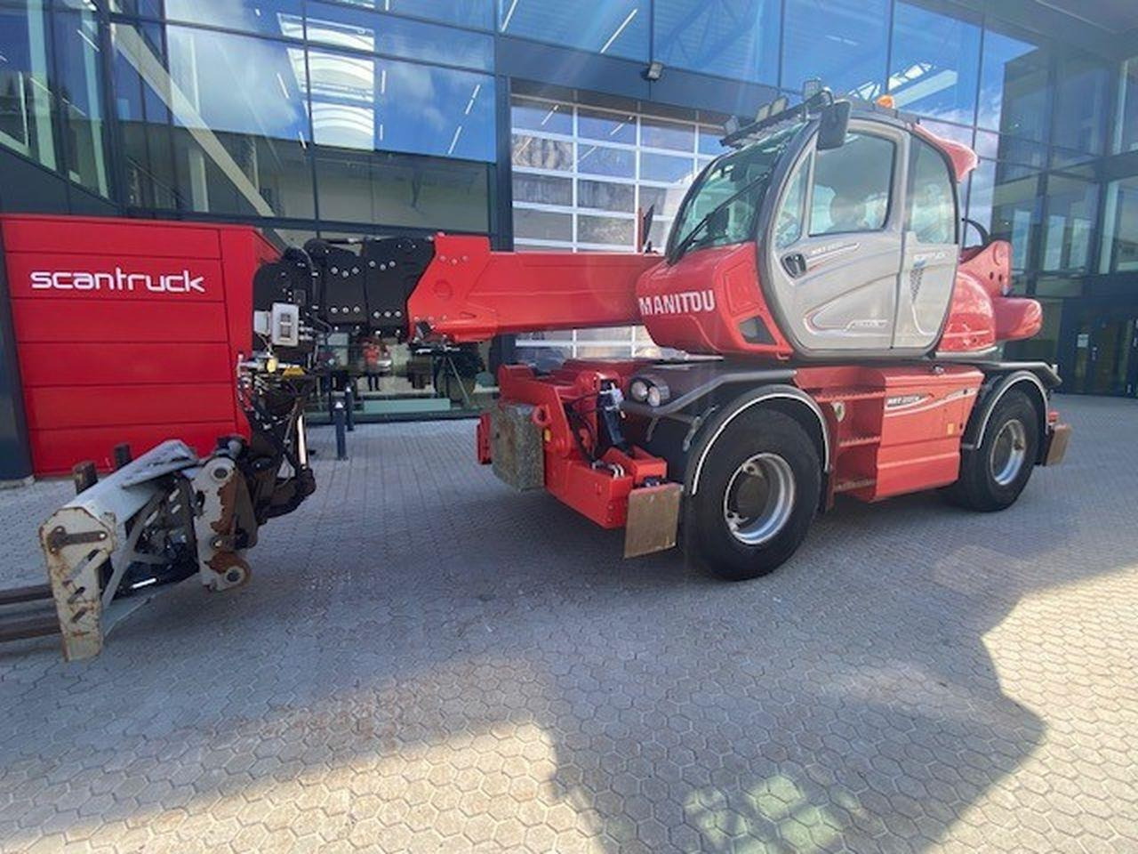 Manitou MRT2550 P+ ST4 - Телескопический погрузчик: фото 1 Manitou MRT2550 P+ ST4 - Телескопический погрузчик: фото 1