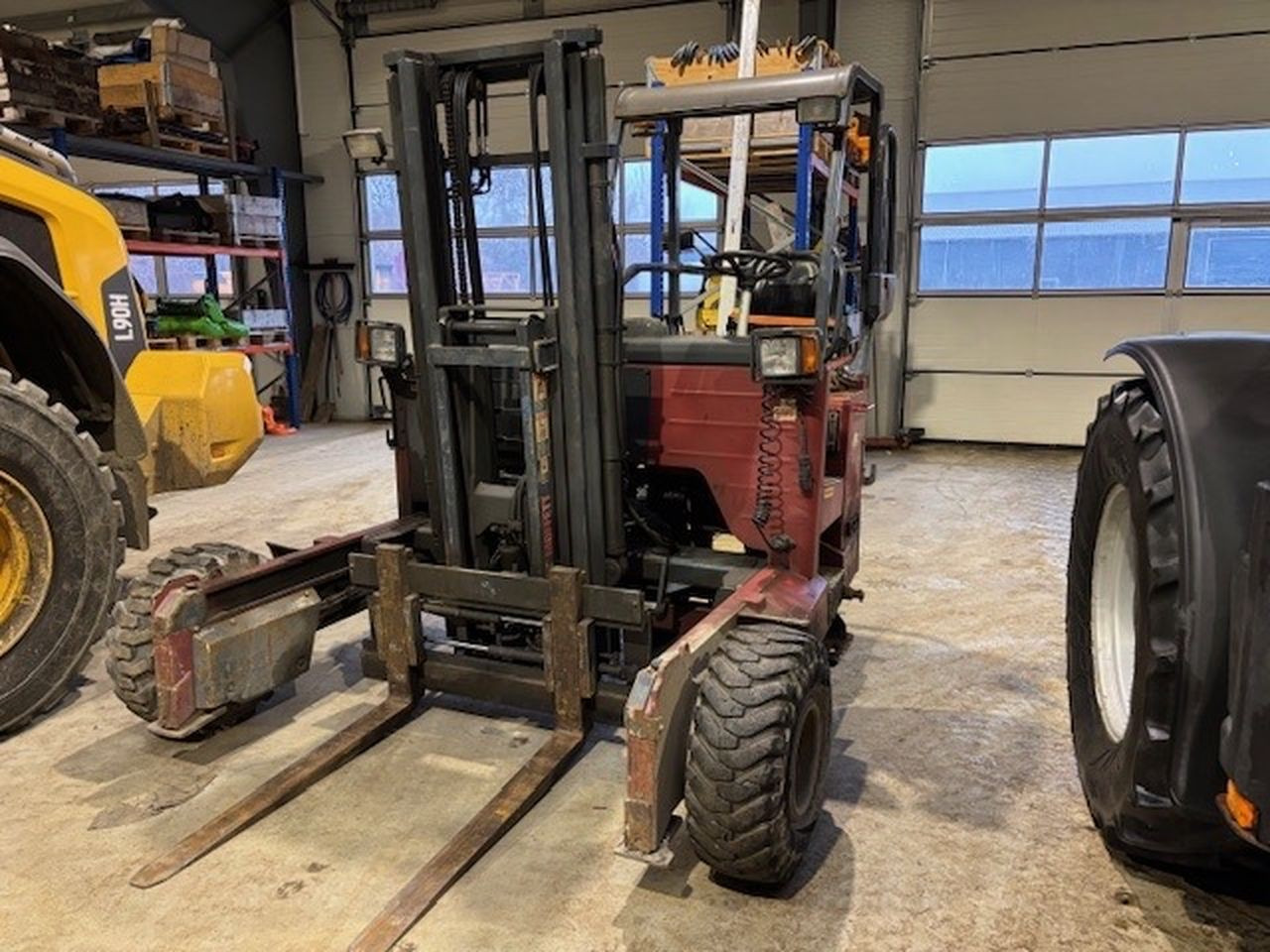 Moffett M5 - Мобильный вилочный погрузчик: фото 2 Moffett M5 - Мобильный вилочный погрузчик: фото 2