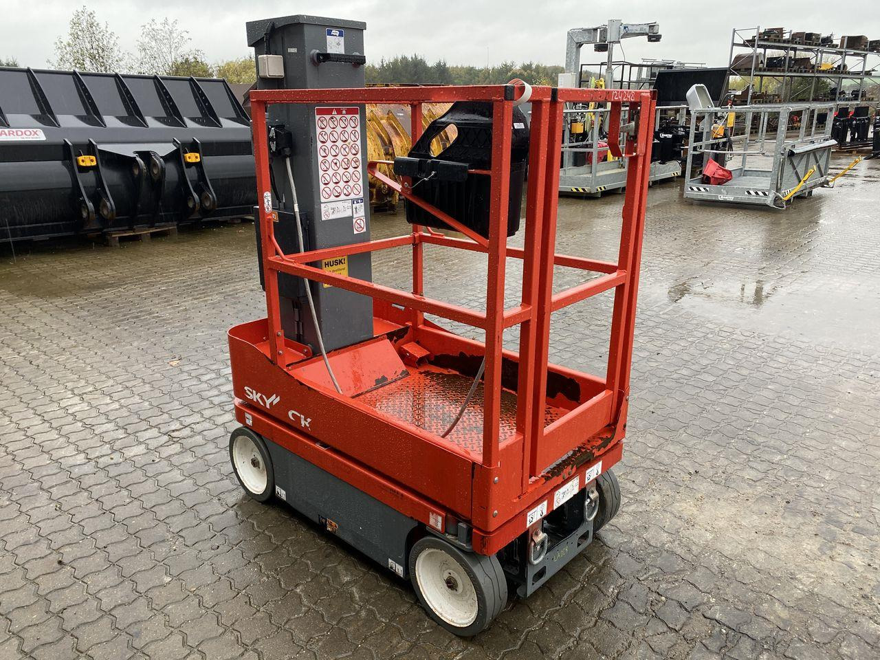 Skyjack SJ16 - Вертикальный мачтовый подъемник: фото 5 Skyjack SJ16 - Вертикальный мачтовый подъемник: фото 5