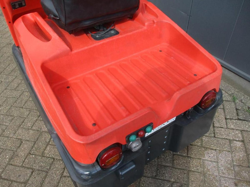 Linde P 60 - Складской тягач: фото 4 Linde P 60 - Складской тягач: фото 4