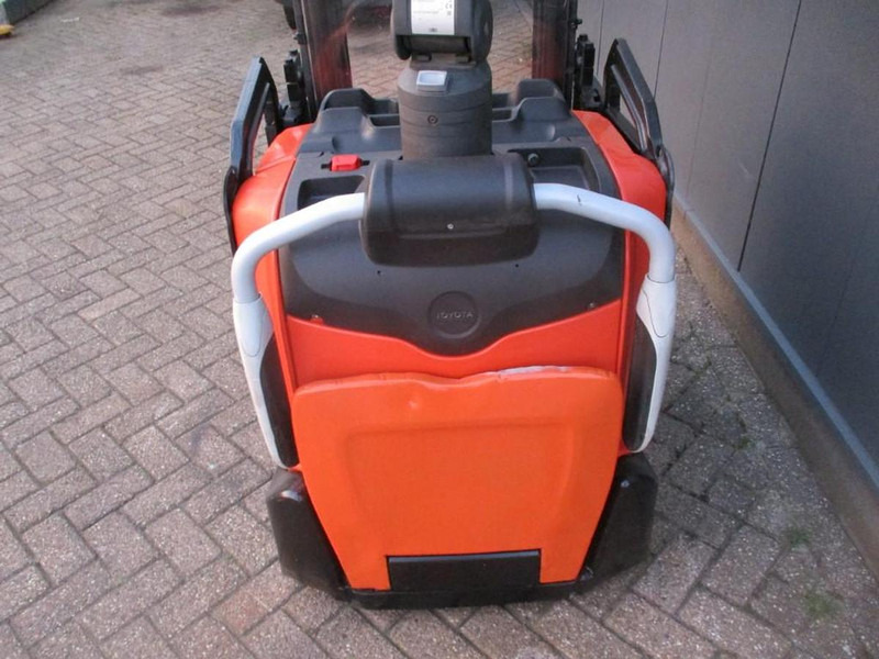 Toyota SPE200D - Тележка: фото 4 Toyota SPE200D - Тележка: фото 4