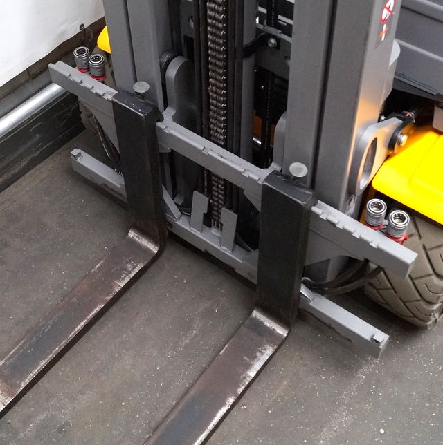 Jungheinrich EFG320 - Электропогрузчик: фото 3 Jungheinrich EFG320 - Электропогрузчик: фото 3