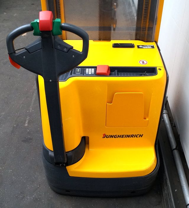 Jungheinrich EJC214 - Штабелер: фото 3 Jungheinrich EJC214 - Штабелер: фото 3