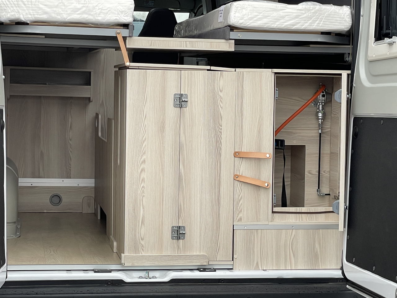 Affinity Three **180 PS** **AUTOMATIK** - Кастенваген: фото 5 Affinity Three **180 PS** **AUTOMATIK** - Кастенваген: фото 5