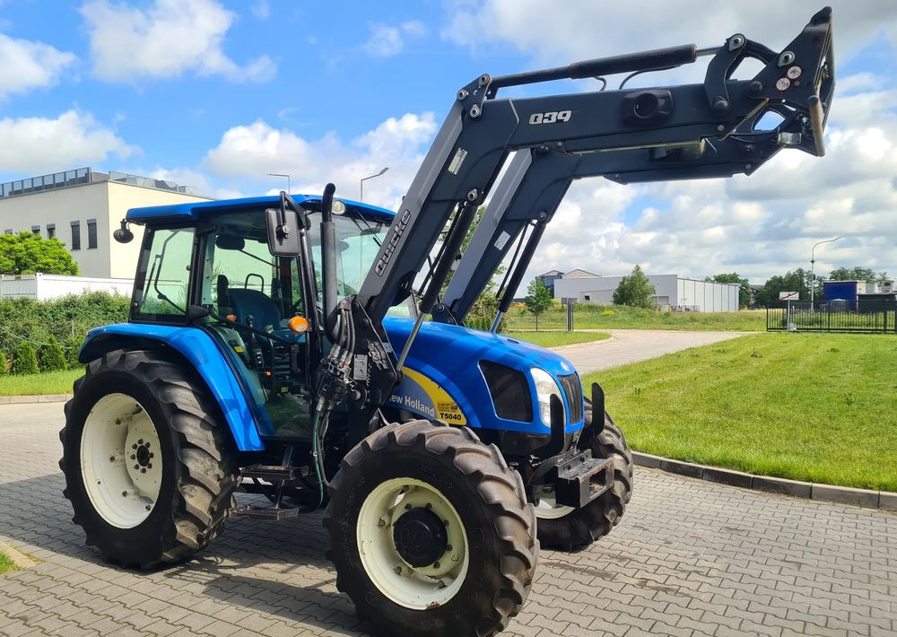New Holland T5040 - Трактор: фото 2 New Holland T5040 - Трактор: фото 2